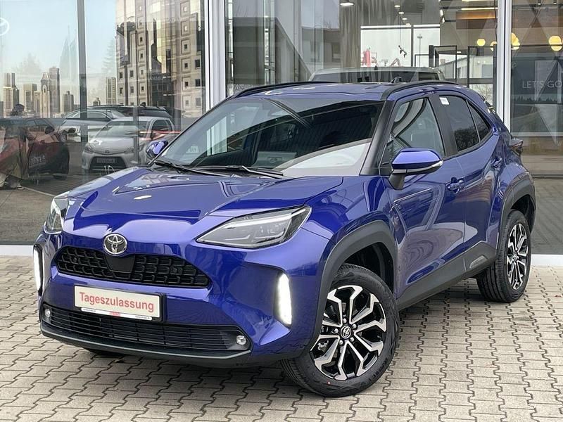 Neu Toyota Yaris Cross 131 PS (96 kW) 2025 Juniper blue metallic SUV