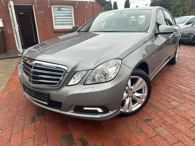 Gebraucht Mercedes E250 204 PS (150 kW) 2010 Silber Limousine
