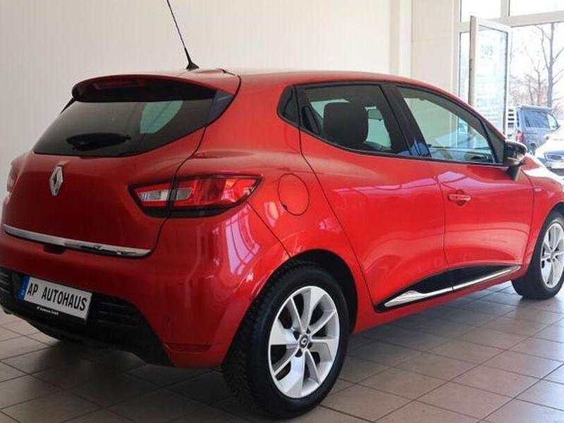 Gebraucht Renault Clio IV LIMITED 118 PS (86 kW) 2017 Rot Kleinwagen