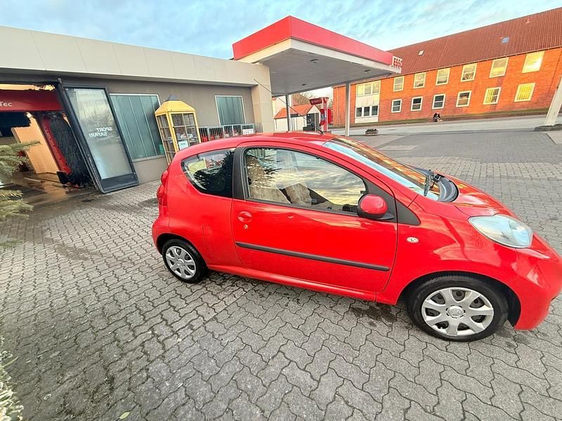 Gebraucht Peugeot 107 68 PS (50 kW) 2009 Kleinwagen