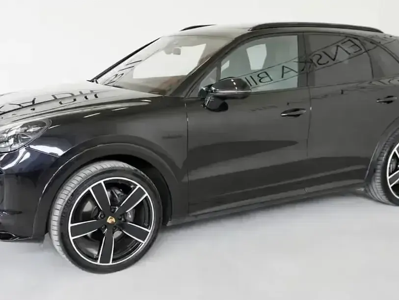 Gebraucht Porsche Cayenne E-Hybrid 462 PS (339 kW) 2022 Schwarz SUV