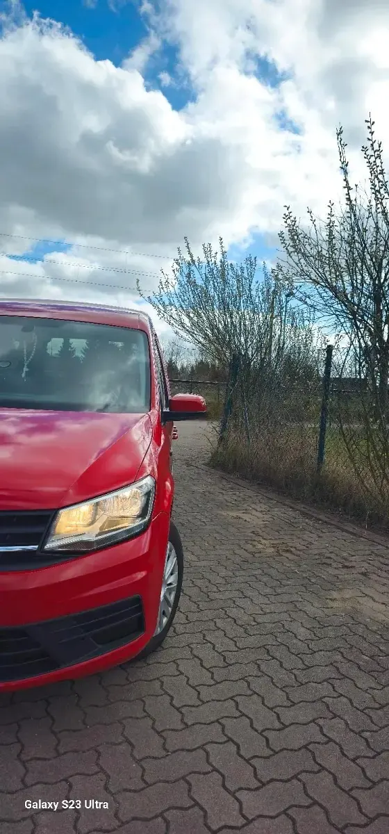 Gebraucht VW Caddy 84 PS (61 kW) 2018 Rot Van / Kleinbus