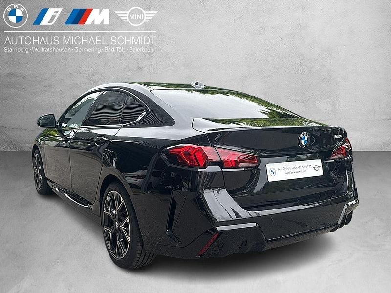 Neu BMW 220 M Sport 163 PS (119 kW) 2026 Black sapphire Coupé