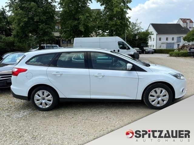 Gebraucht Ford Focus Trend 101 PS (74 kW) 2013 Weiss Kombi