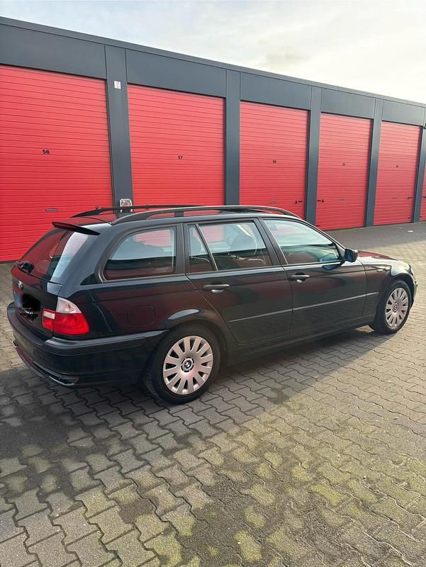 Gebraucht BMW 316 116 PS (85 kW) 2005 Schwarz Kombi