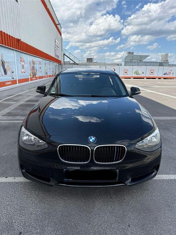 Gebraucht BMW 114 95 PS (69 kW) 2013 Schwarz Kleinwagen