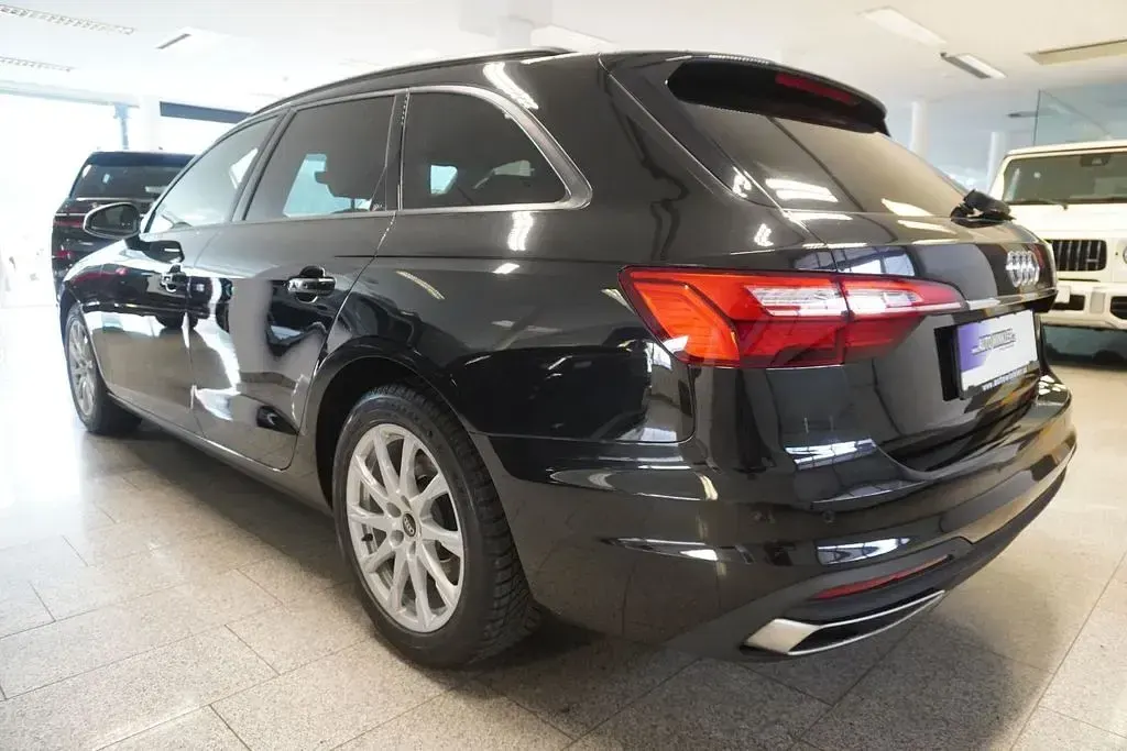 Gebraucht Audi A4 Business 150 PS (110 kW) 2022 Schwarz Kombi