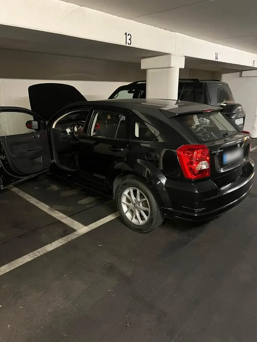 Gebraucht Dodge Caliber 120 PS (88 kW) 2008 Schwarz Kleinwagen