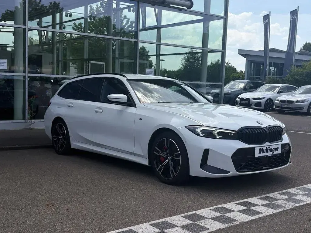 Gebraucht BMW 320 Sport Line 184 PS (135 kW) 2024 Alpinweiß 3 Kombi