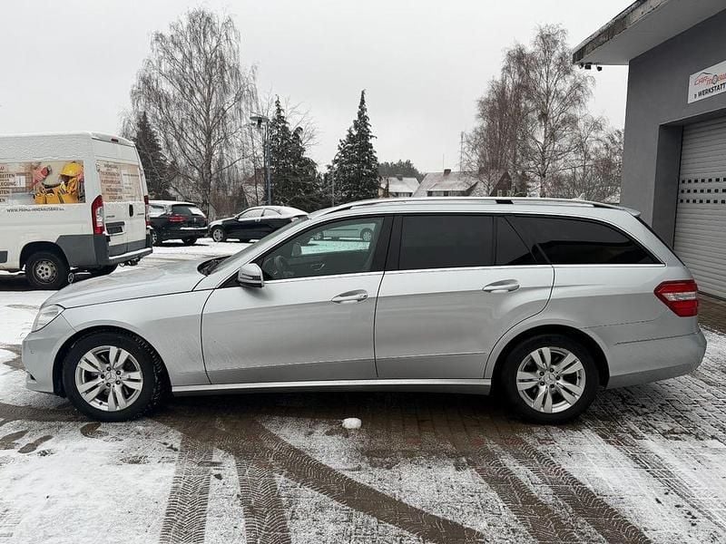 Gebraucht Mercedes E250 204 PS (150 kW) 2012 Silber Kombi