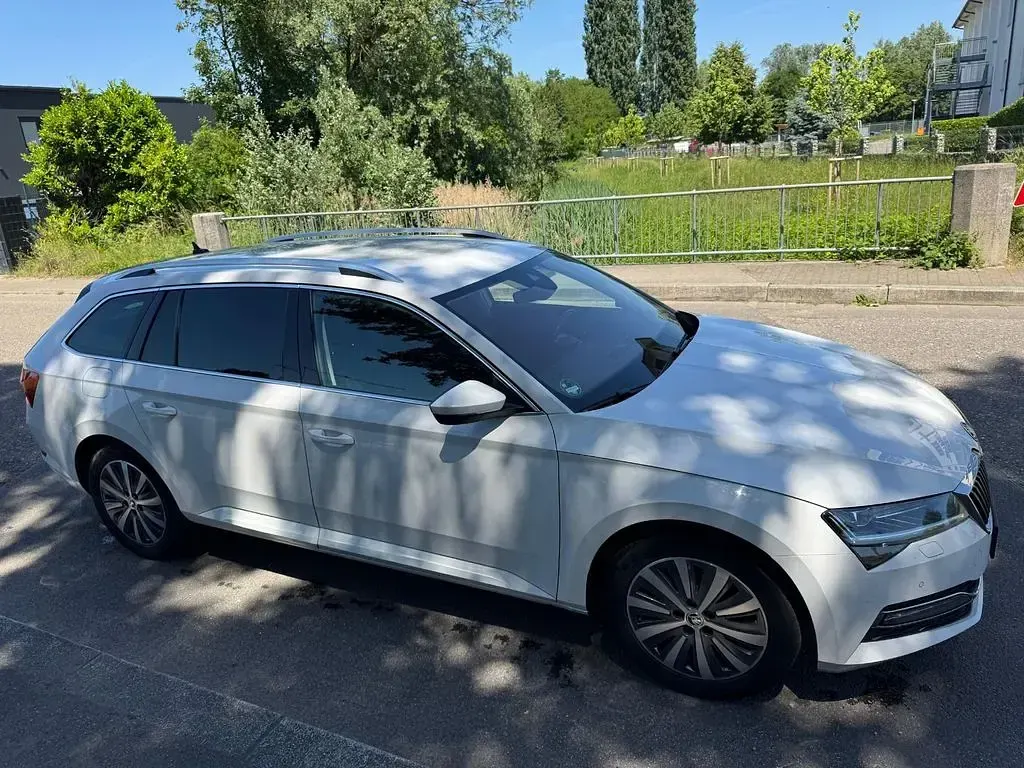Gebraucht Skoda Superb Style 190 PS (139 kW) 2020 Weiß Kombi