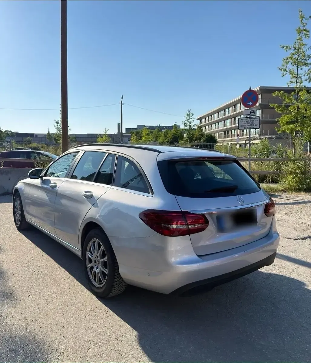 Gebraucht Mercedes C220 194 PS (142 kW) 2019 Silber Kombi