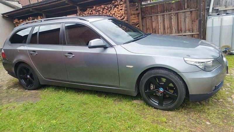 Grau Gebraucht 2009 BMW 525 Kombi | 5.500 € (Guter Preis) - Bild 1/4