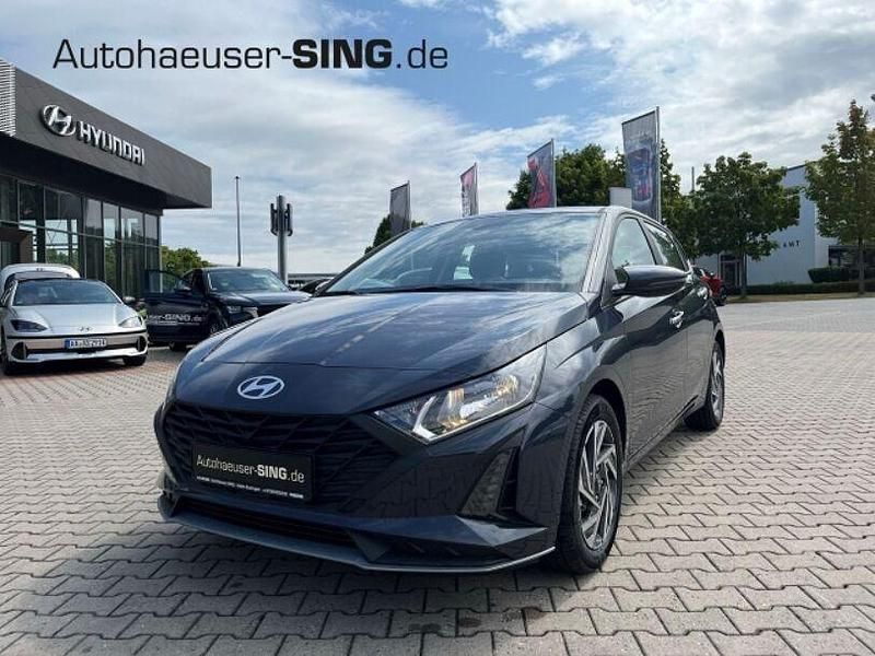 Grau Neu 2025 Hyundai i20 Select Limousine | 17.690 € (Guter Preis) - Bild 1/4