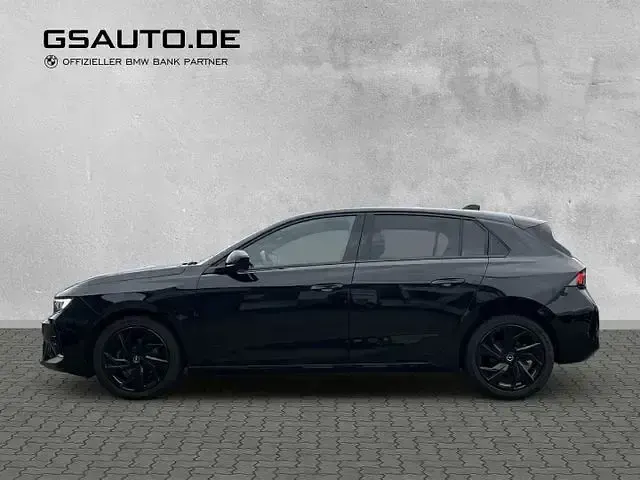 Gebraucht Opel Astra 131 PS (96 kW) 2024 Schwarz Limousine