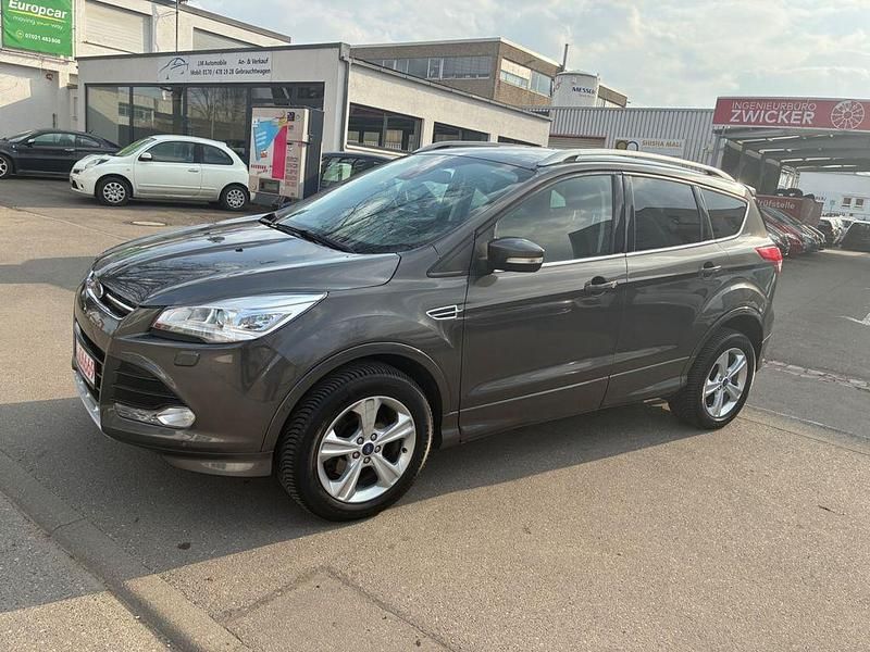 Gebraucht Ford Kuga Individual 179 PS (131 kW) 2015 Grau SUV