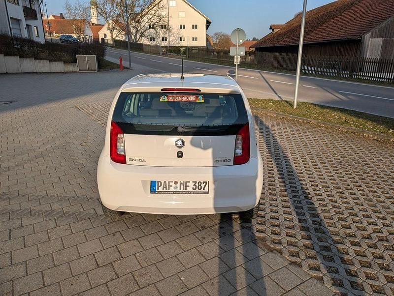 Gebraucht Skoda Citigo Active 60 PS (44 kW) 2018 Weiß Kleinwagen