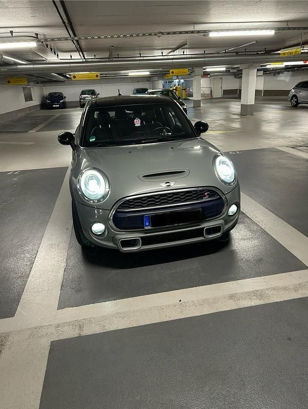 Grau Gebraucht 2016 Mini Cooper SD Kleinwagen | 9.999 € (Guter Preis) - Bild 1/4