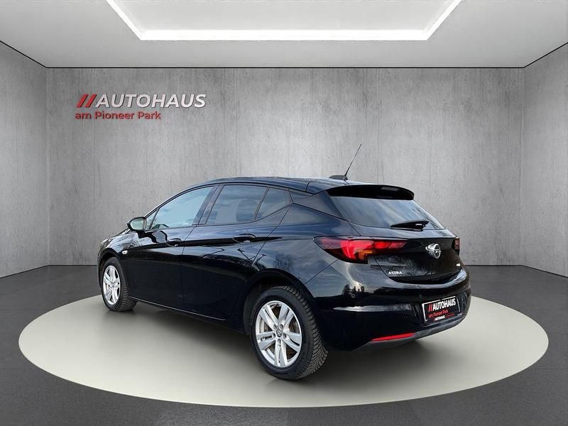 Gebraucht Opel Astra Dynamic 110 PS (80 kW) 2017 Schwarz Limousine