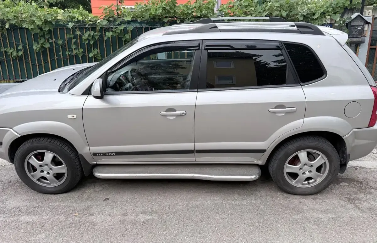 Gebraucht Hyundai Tucson GLS 141 PS (103 kW) 2005 Beige SUV