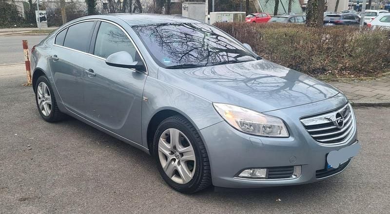 Gebraucht Opel Insignia 131 PS (96 kW) 2011 Silber Limousine