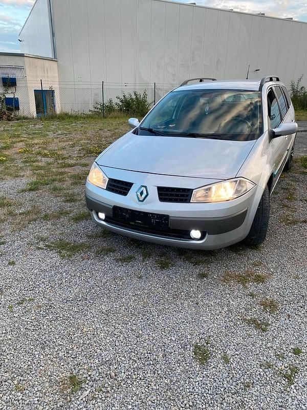 Grau Gebraucht 2005 Renault Mégane GrandTour Kombi | 900 € (Guter Preis) - Bild 1/4