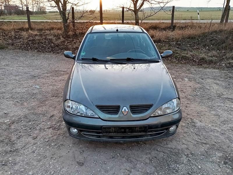 Gebraucht Renault Mégane II Expression 95 PS (69 kW) 2002 Grau Limousine