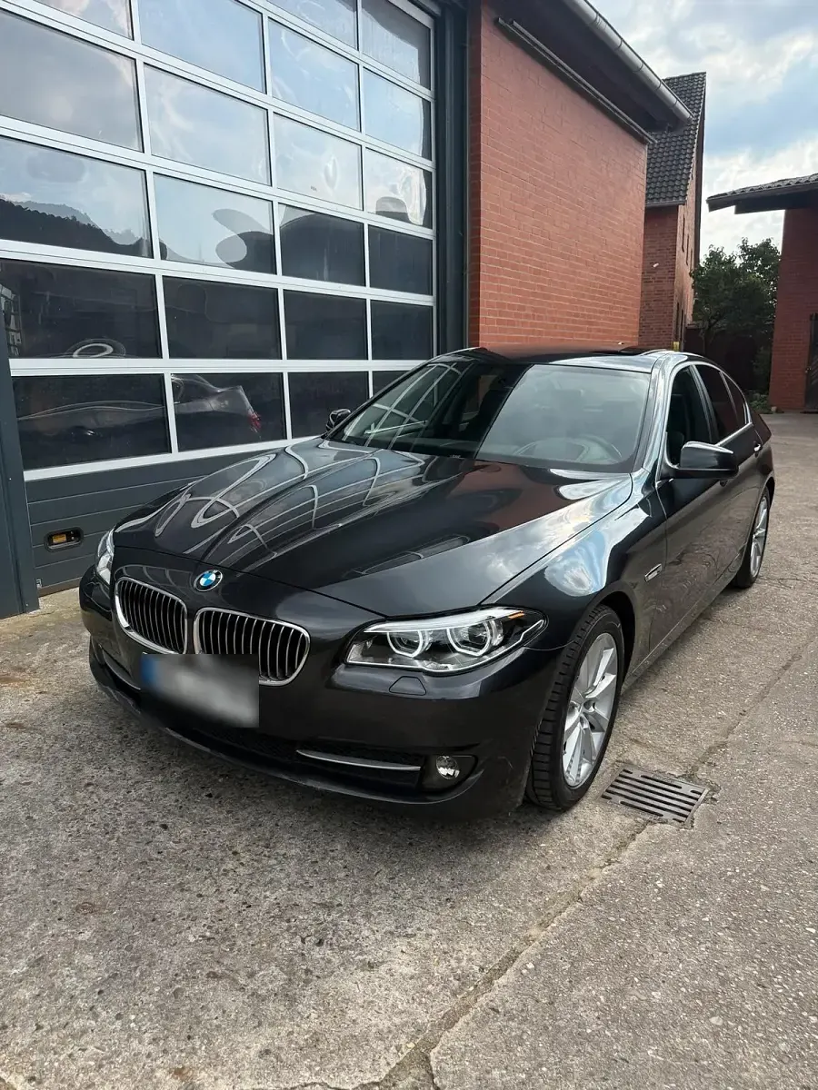 Gebraucht BMW 525 M Sport 204 PS (150 kW) 2010 Grau Limousine