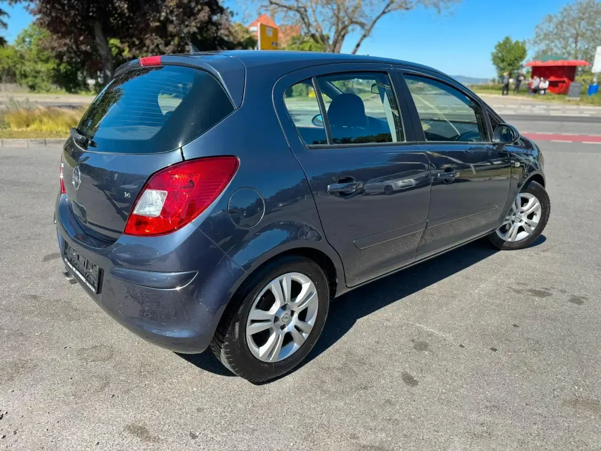 Gebraucht Opel Corsa Sport 90 PS (66 kW) 2006 Blau Kleinwagen
