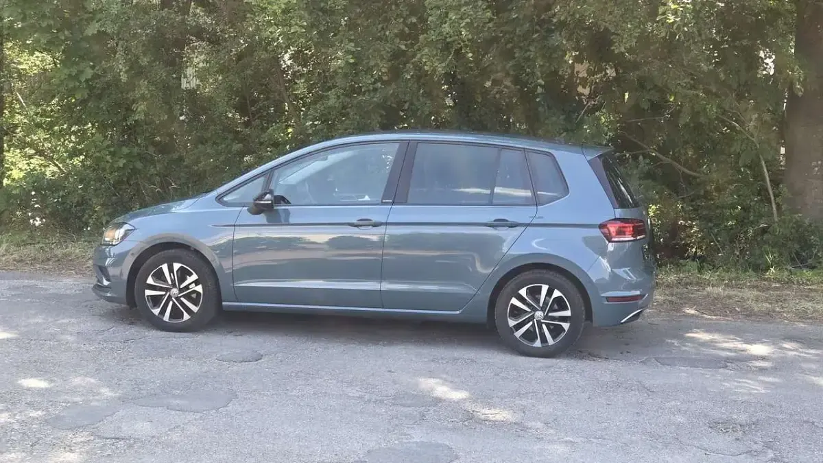 Gebraucht VW Golf VIII IQ Drive 150 PS (110 kW) 2020 Petroleum blue metallic Van / Kleinbus