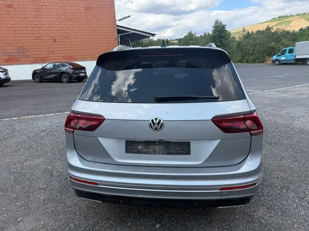 Gebraucht VW Tiguan Allspace Highline 239 PS (175 kW) 2020 Silber SUV