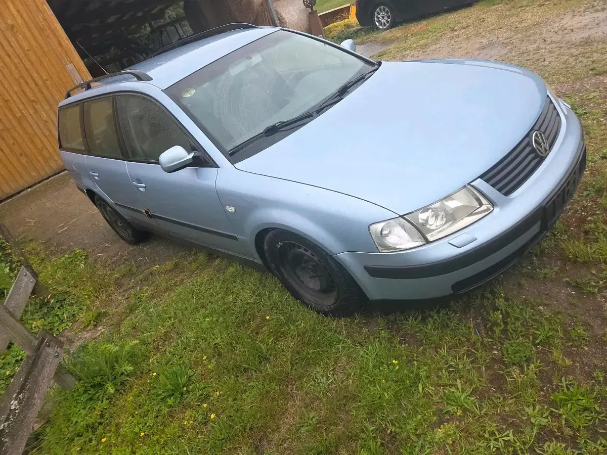 Gebraucht VW Passat 115 PS (84 kW) 2000 Silber Kombi
