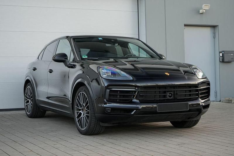 Gebraucht Porsche Cayenne 441 PS (324 kW) 2019 Tiefschwarzmetallic SUV