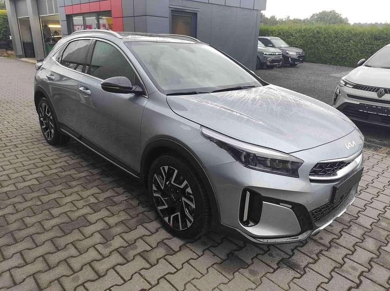 Neu Kia XCeed 179 PS (131 kW) 2025 Lunar silber SUV