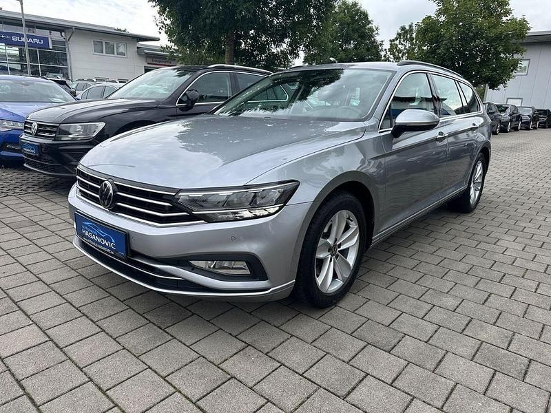 Silber Gebraucht 2022 VW Passat Business Kombi | 24.900 € (Fairer Preis) - Bild 1/4