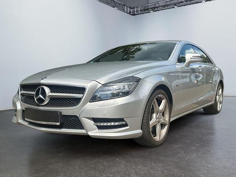 Silber Gebraucht 2011 Mercedes CLS350 Limousine | 19.900 € (Fairer Preis) - Bild 1/4