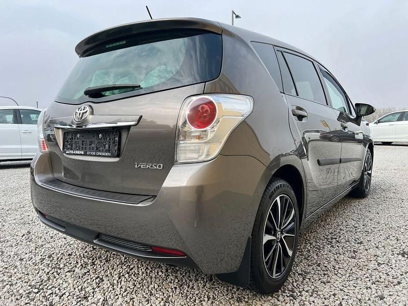 Gebraucht Toyota Verso Edition-S 147 PS (108 kW) 2017 Grau Van / Kleinbus