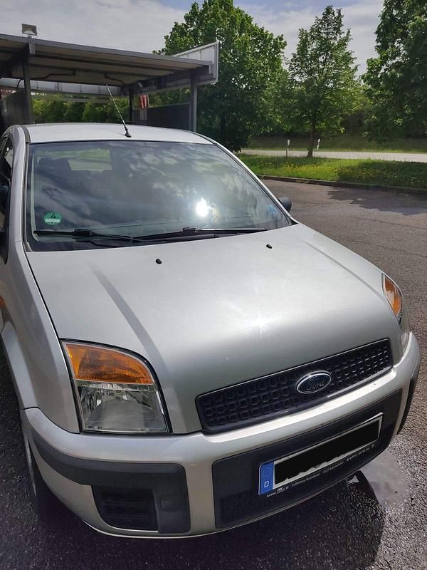 Silber Gebraucht 2007 Ford Fusion Limousine | 3.850 € (Etwas zu teuer) - Bild 1/4