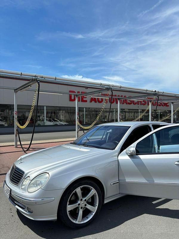 Gebraucht Mercedes E320 224 PS (164 kW) 2005 Grau Limousine