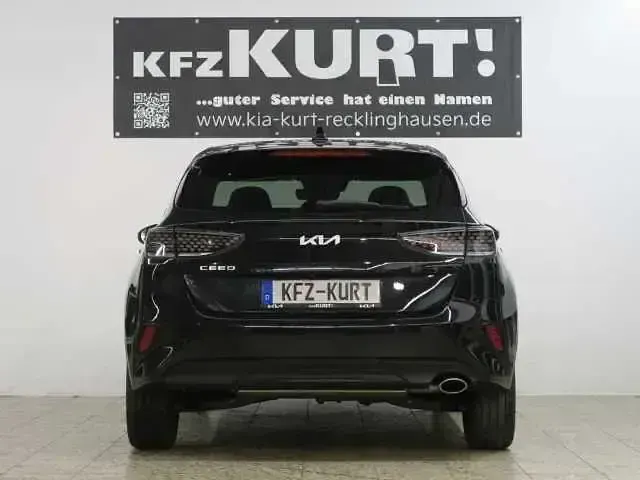 Neu Kia Ceed Style 101 PS (74 kW) 2025 Schwarz Kleinwagen