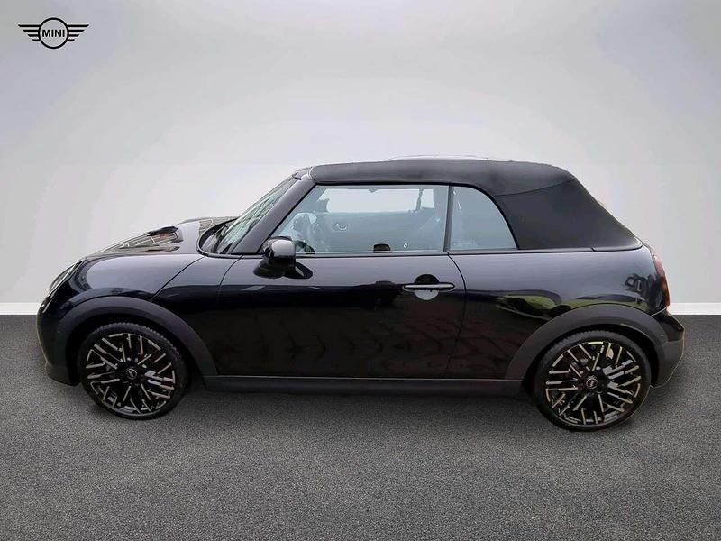 Gebraucht Mini Cooper Cabriolet Favoured 163 PS (119 kW) 2024 Schwarz Cabrio