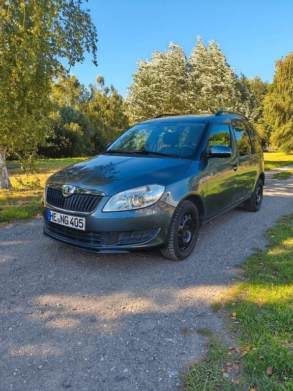 Grau Gebraucht 2015 Skoda Roomster Ambition Kombi | 8.700 € (Teuer) - Bild 1/4