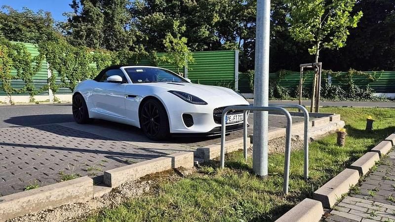 Weiß Gebraucht 2018 Jaguar F-Type Basis Cabrio | 35.800 € (Guter Preis) - Bild 1/4
