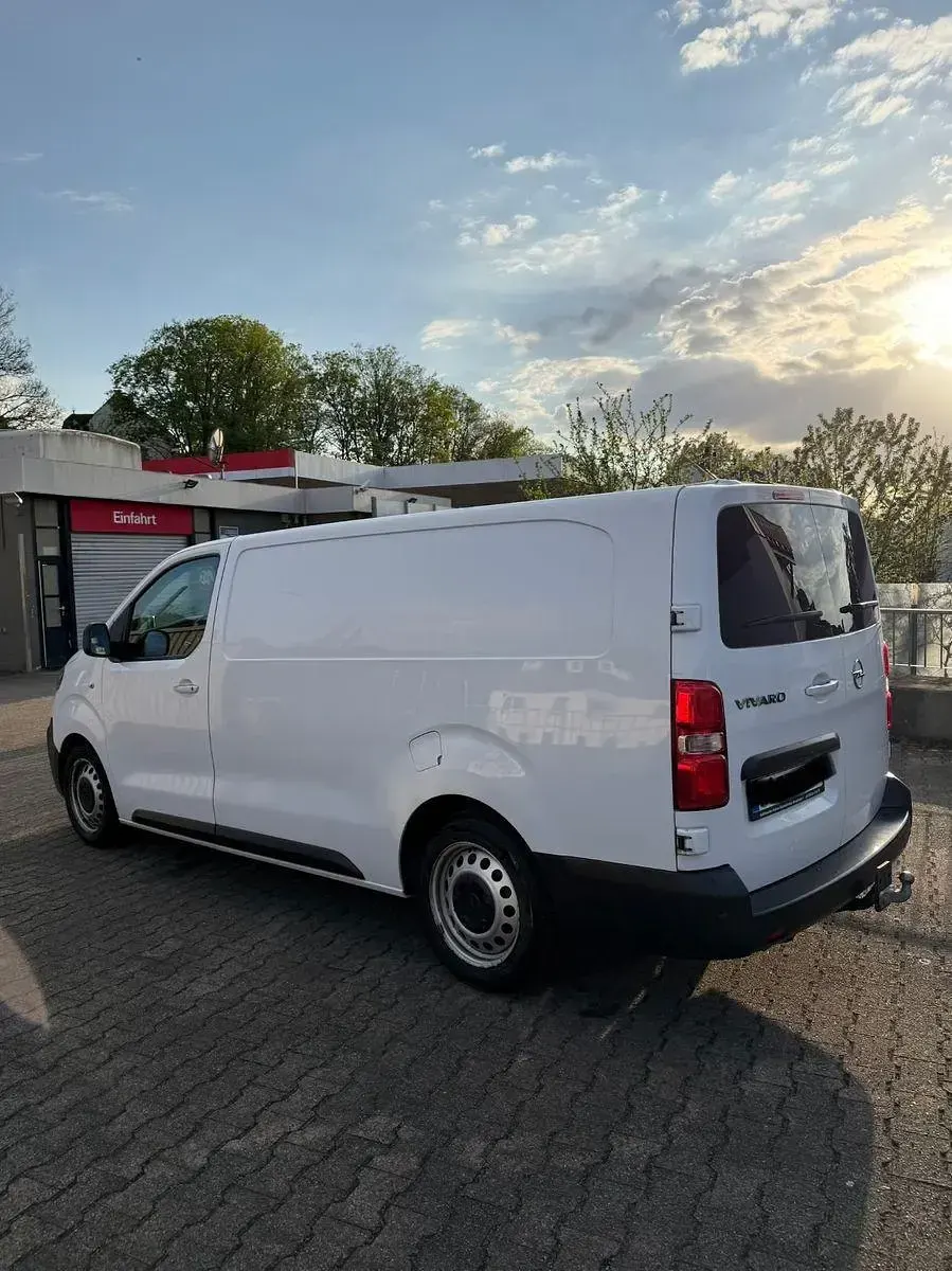 Używany Opel Vivaro 122 KM (89 kW) 2020 Biały Minivan