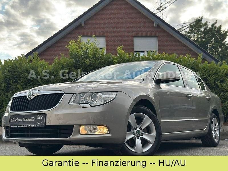 Beige Gebraucht 2012 Skoda Superb Ambition Limousine | 7.300 € (Guter Preis) - Bild 1/4