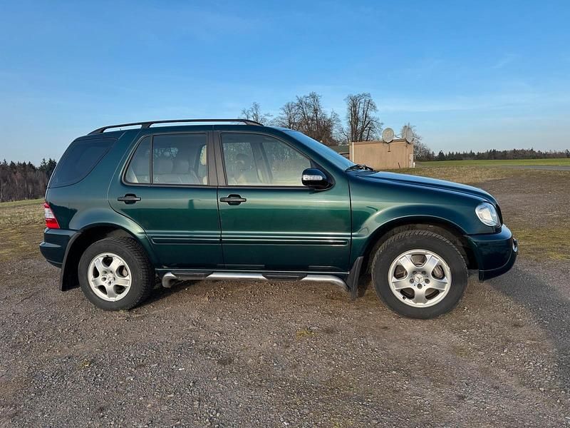 Gebraucht Mercedes ML270 163 PS (119 kW) 2004 Grün SUV