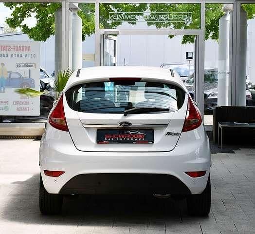 Gebraucht Ford Fiesta Titanium 82 PS (60 kW) 2010 Weiß Kleinwagen