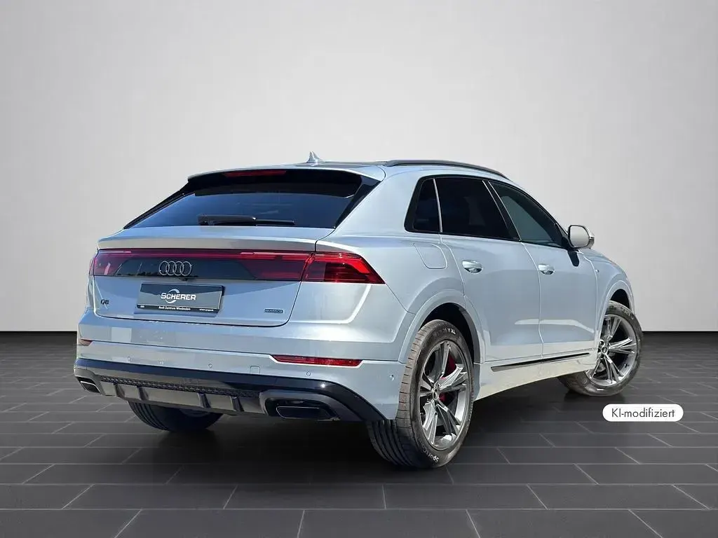 Neu Audi Q8 Business 394 PS (289 kW) 2026 Satellitsilber metallic (metallic) SUV