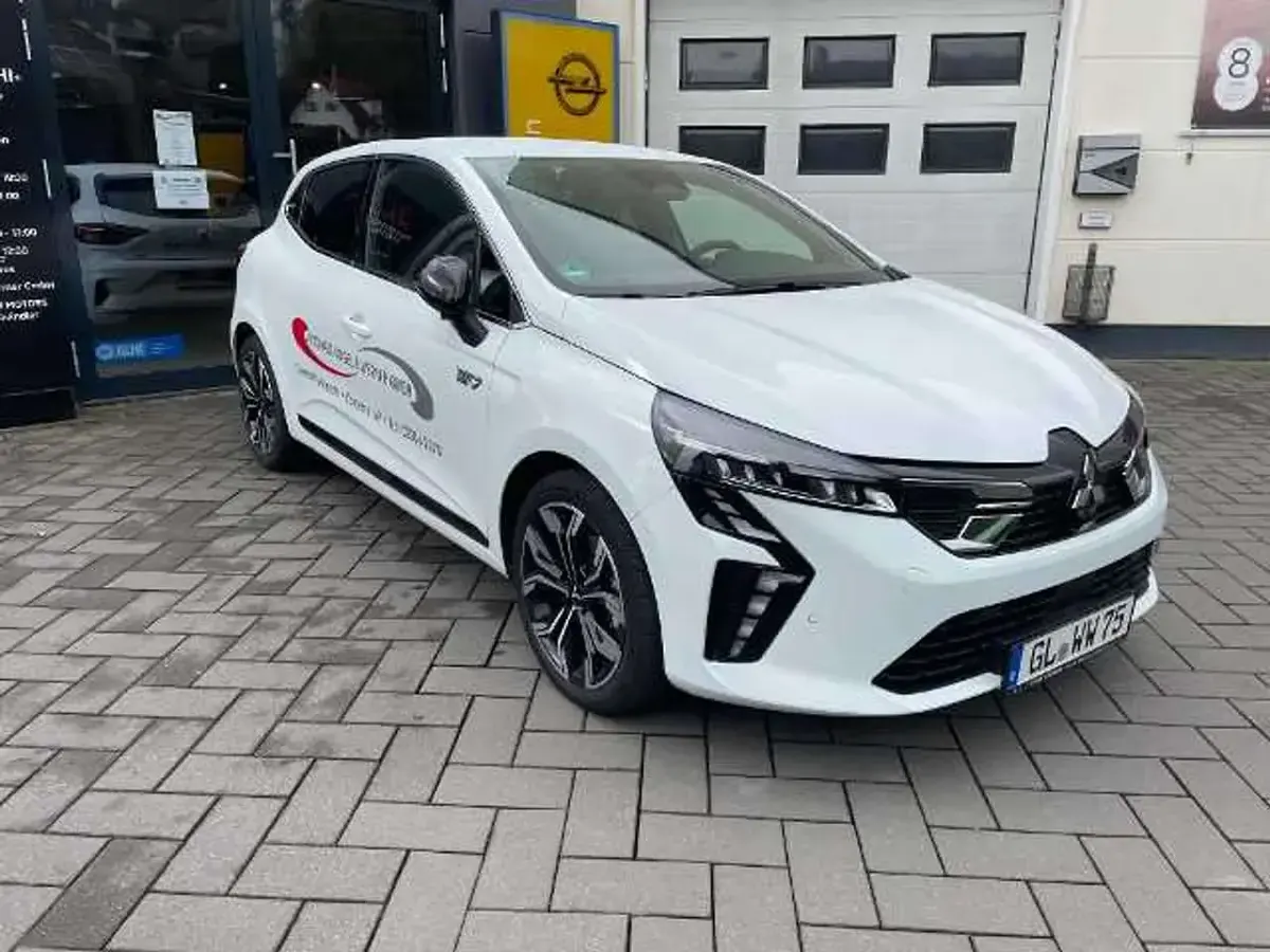 Gebraucht Mitsubishi Colt Edition 143 PS (105 kW) 2025 Antarktisweiß Kleinwagen