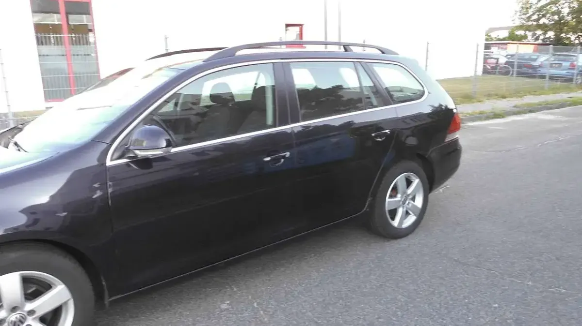 Gebraucht VW Golf VI Comfortline 122 PS (89 kW) 2010 Schwarz Kombi